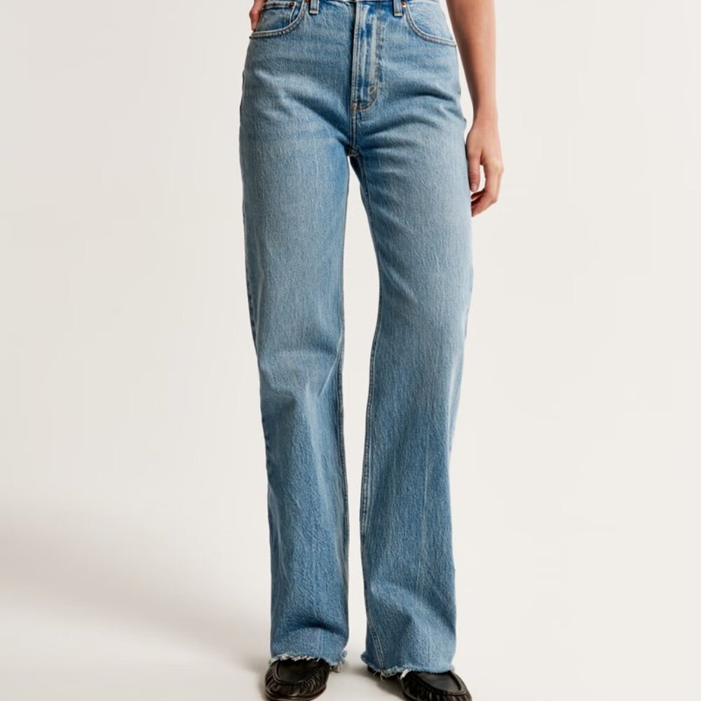 Abercrombie & Fitch High Rise 90s Relaxed Jean - Picture 2 of 14